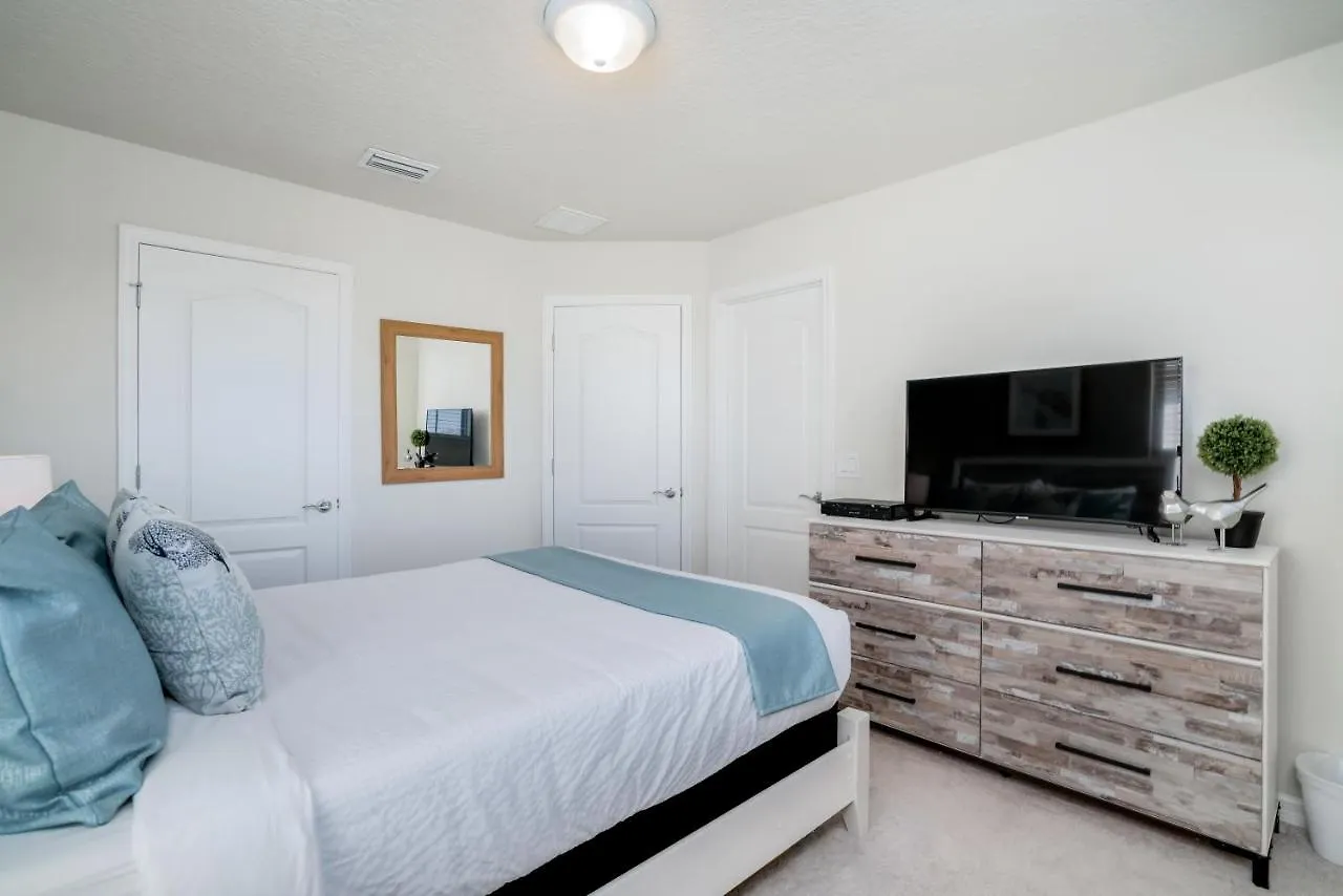5448 Misty Oak Circle Villa Davenport United States