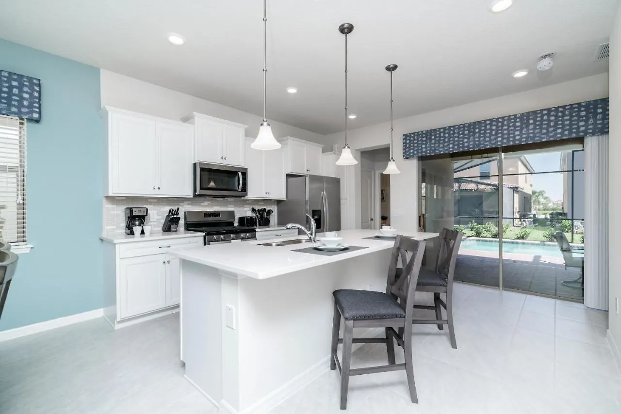 5448 Misty Oak Circle Villa Davenport