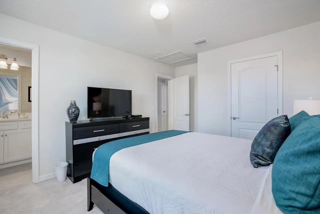 5448 Misty Oak Circle Villa Davenport